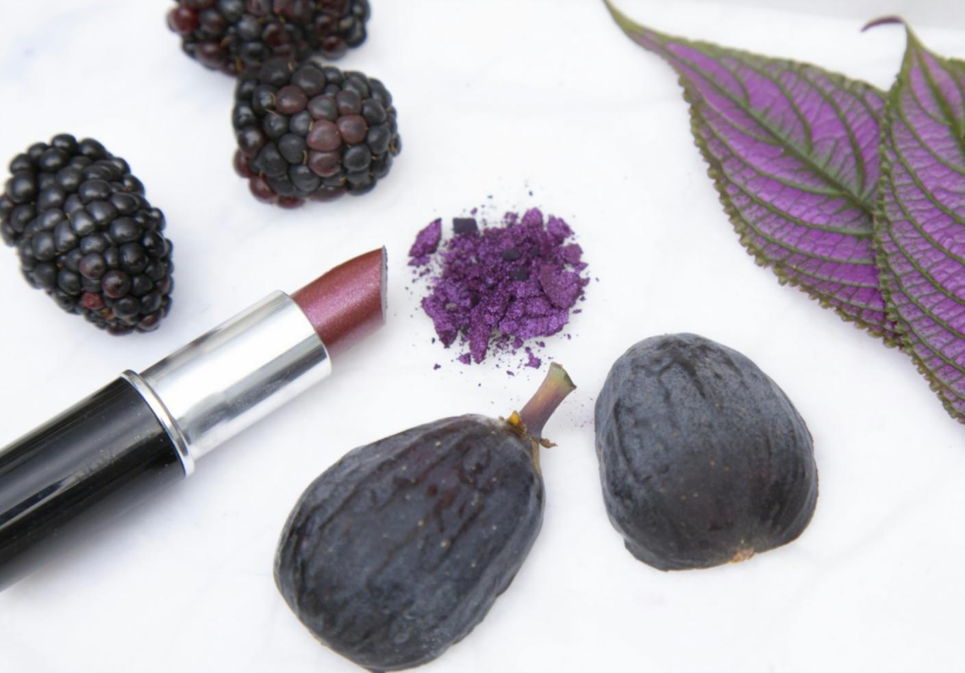 Dimostrazione pratica di tecniche di color matching nel makeup